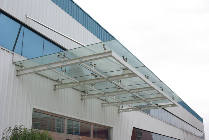 溫州鋼結構廠房雨棚,鋼化玻璃雨篷